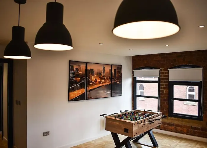 New York * Leeds (West Yorkshire)