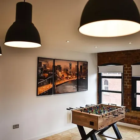 New York * Leeds (West Yorkshire)